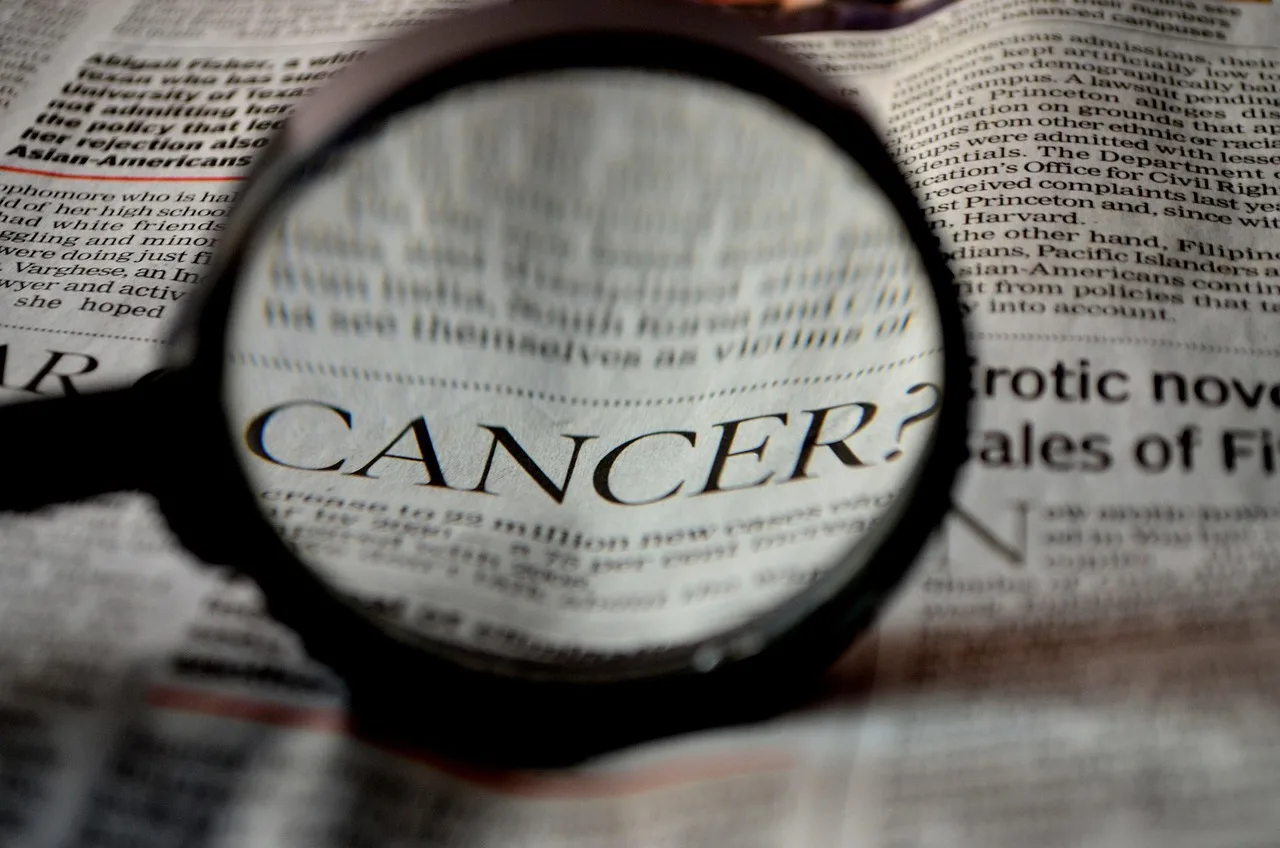 cancer, newspaper, word, magnifier, magnifying glass, loupe, reading, zoom, disease, health, illness, medicine, definition, lymphoma, melanoma, carcinoma, gray health, gray reading, gray zoom, gray glass, gray medicine, gray cancer, gray glasses, gray newspaper, cancer, cancer, cancer, cancer, cancer. Health claim checklist: relative risk and the headline warning
