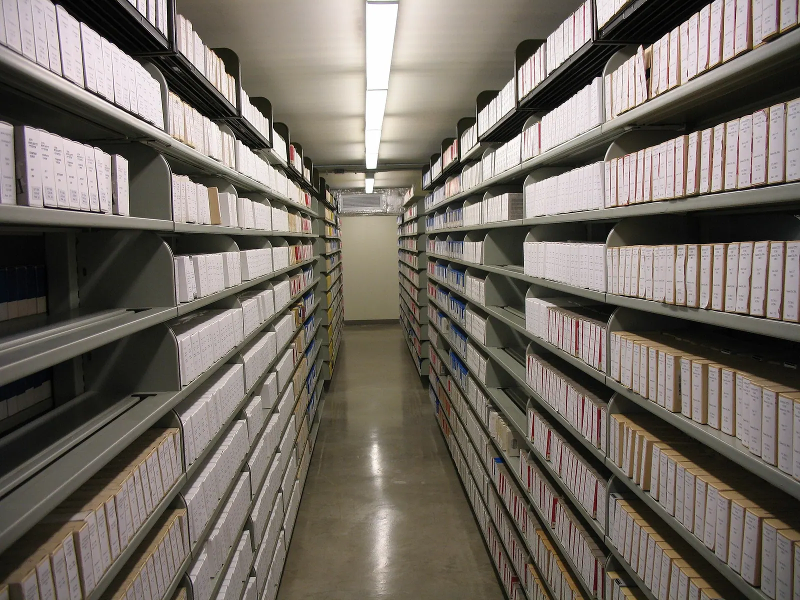 History, Philosophy, and Newspaper Library University of Illinois. Microfilm Stacks. Trials vs models vs preprints, scientific evidence types compared